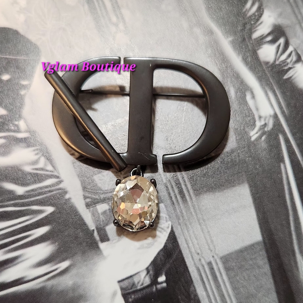 Black and Silver Pendant